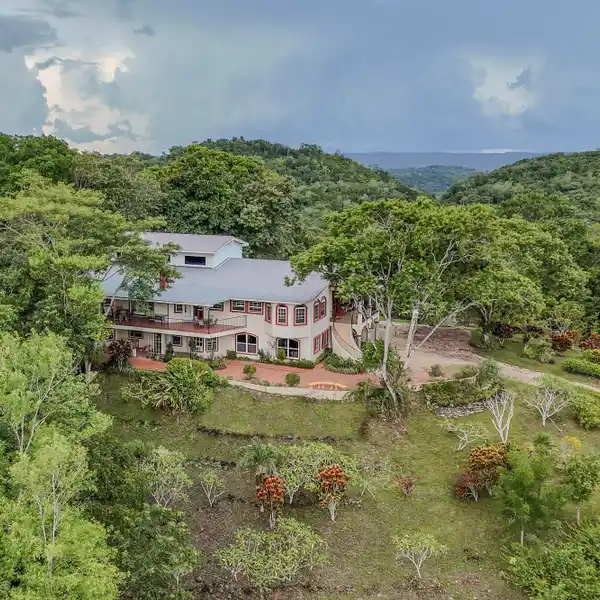 KAN IIK MOUNTAIN – 50 ACRE HILLTOP ESTATE WITH 7,500SQFT 6 BED, 6 BATH HOME