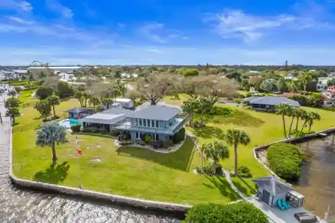 1.75 Acres on the Manatee Pocket