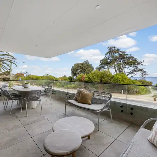 EXCEPTIONAL RESIDENCE IN COVETED BEACHSIDE LOCATION