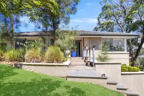 Sun-lit Home on a Peaceful Cul-de-sac