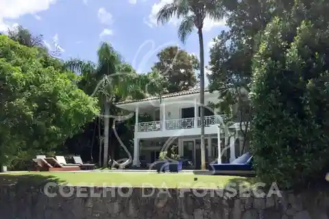 Spectacular Beachfront House in Iporanga