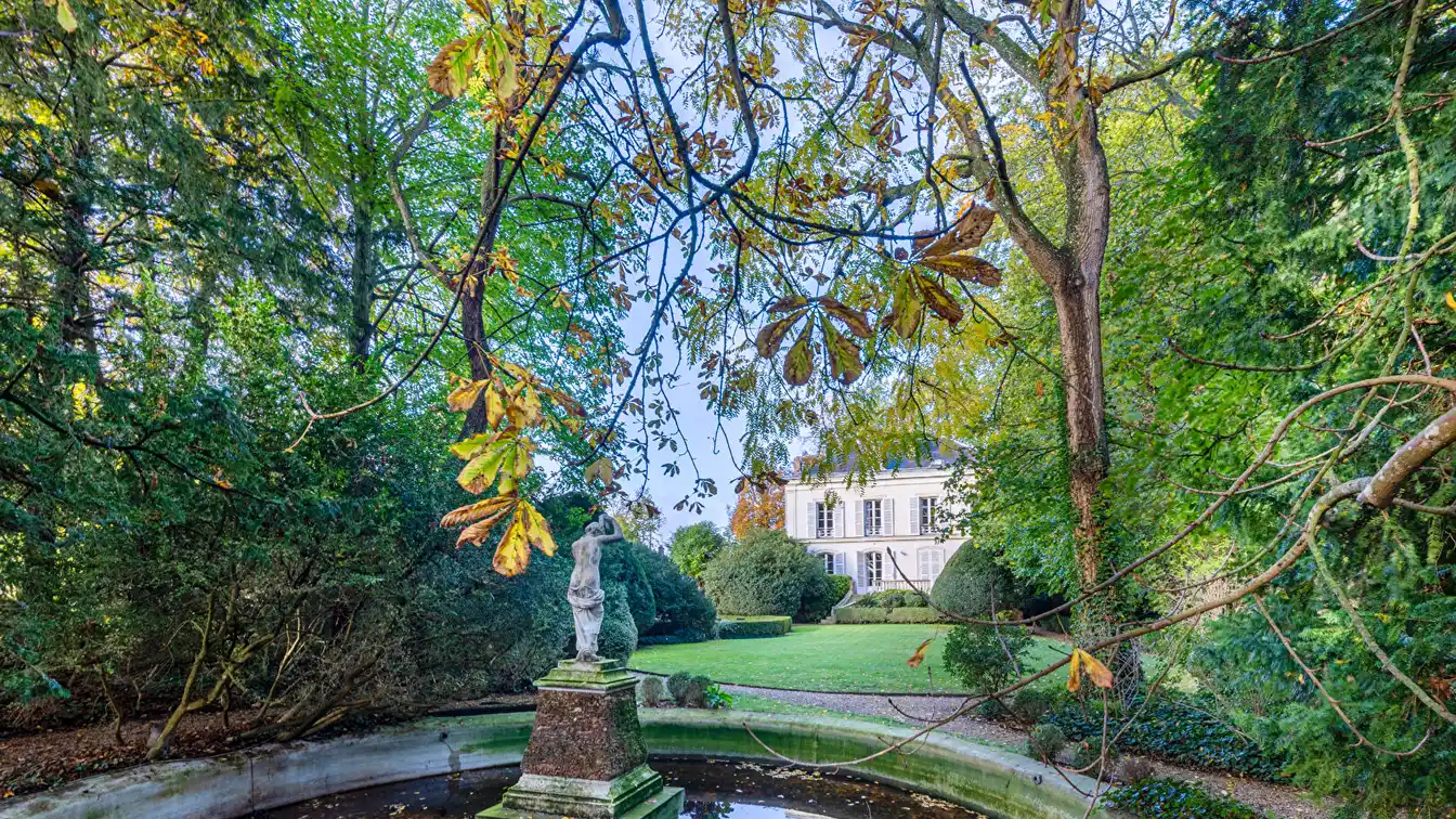 Magnificent and Lavish Residence in the Heart of a Charming Village