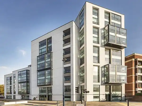 EXCEPTIONAL APARTMENT IN A PRESTIGIOUS DEVELOPMENT