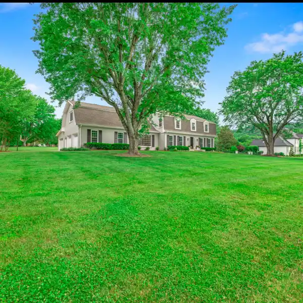 BEAUTIFUL RENOVATED HOME IN A POPULAR DEVELOPMENT