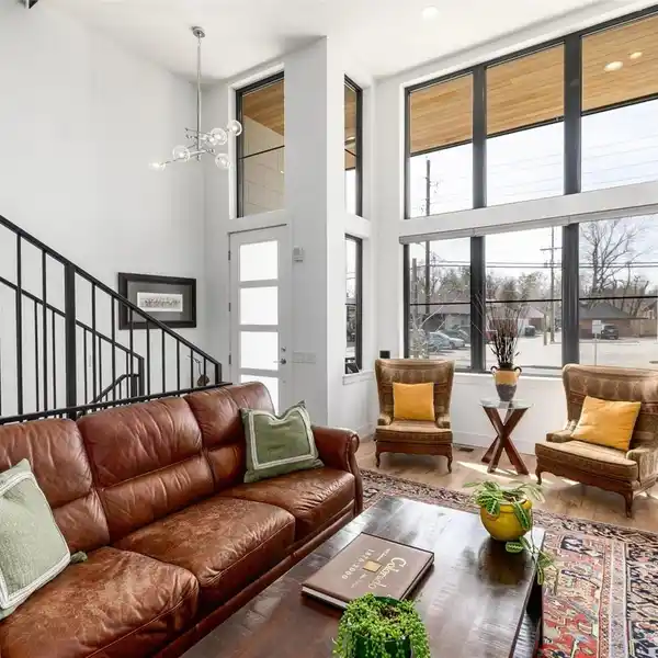 MODERN LUXURY AND URBAN LIVING