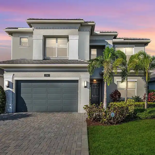 EXTRAORDINARY RESIDENCE OFFERING AN UNPARALLELED LIFESTYLE