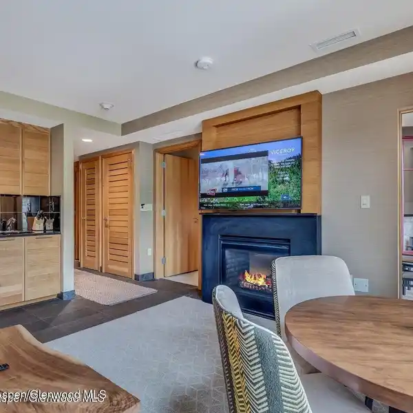 FANTASTIC CONDO AT VICEROY RESIDENCES