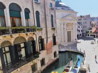 Elegant Apartment with Suggestive Views