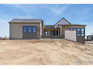 Single-story Stunner in a Remarkable Master-planned Community