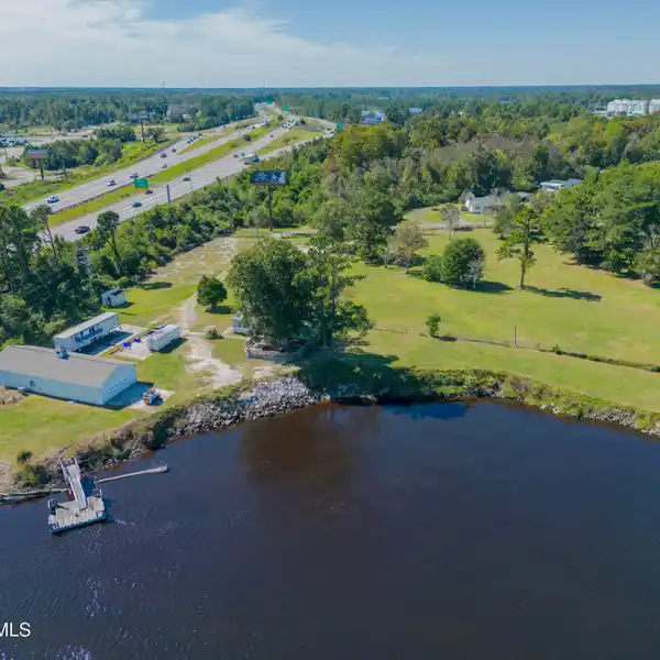 BEAUTIFUL LOT ON THE BRUNSWICK RIVER