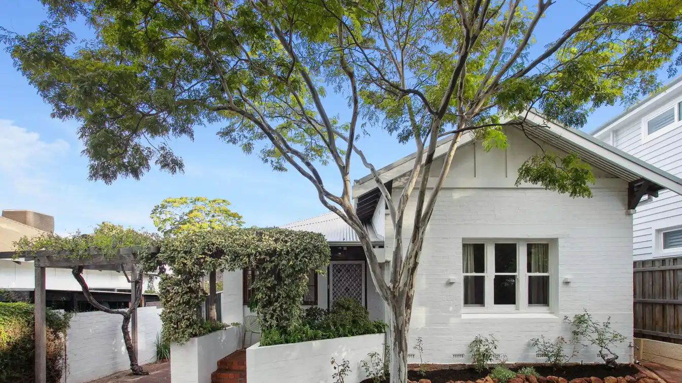 Beautifully Maintained Cottage