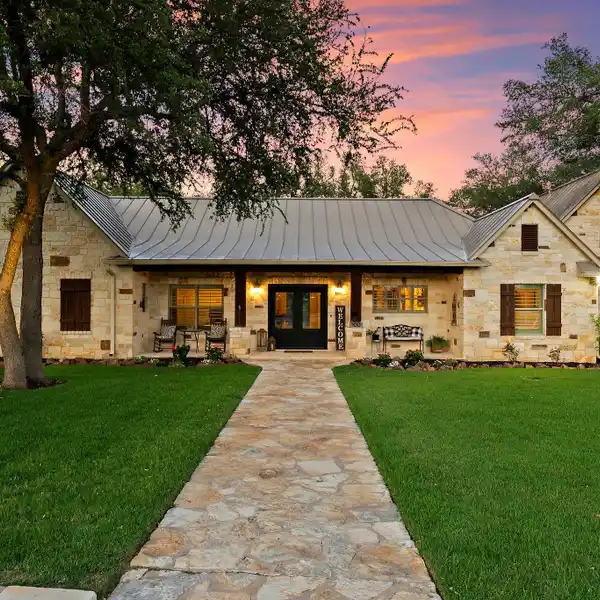 22-ACRE COUNTRY ESCAPE