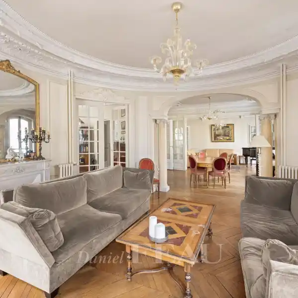 LOVELY APARTMENT IN LA MUETTE