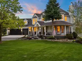 Exquisite Estate with a Breathtaking Panorama