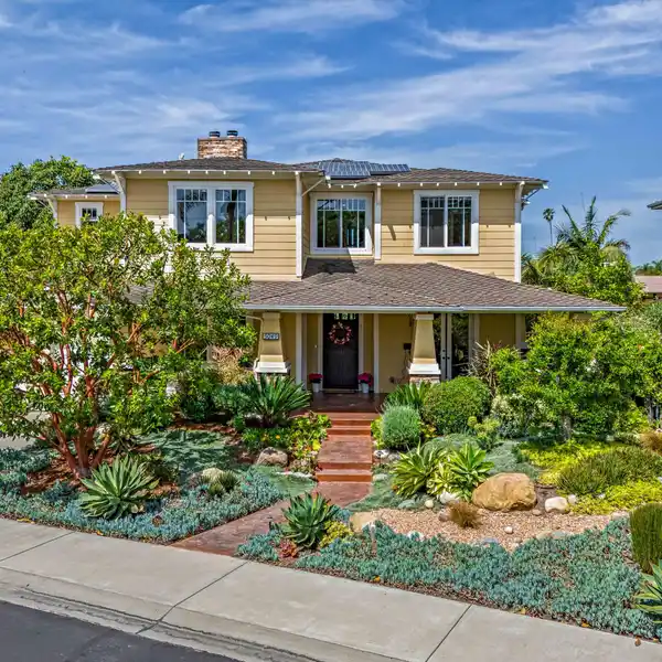 CLASSIC DETAILS WITH MODERN CONVENIENCES
