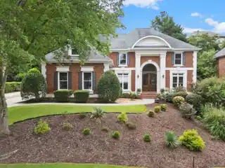 Elegant Glen Abbey Home with Grand Living Spaces