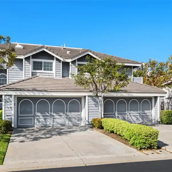 UPPER FLOOR END UNIT CONDO IN BEACON HILL