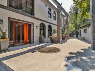 Modern Palace in Bishopscourt with Luxury Amenities