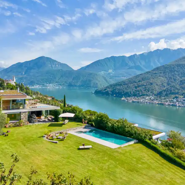 PRIVATE ESTATE WITH GUEST ANNEX & HELIPAD ACCESS