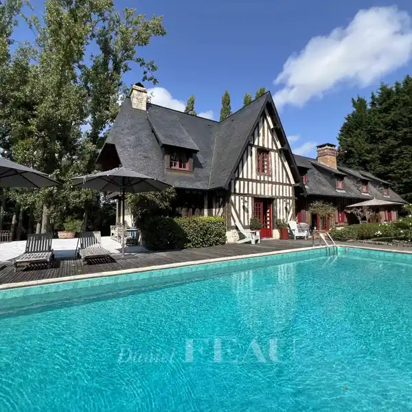 PEACEFUL COUNTRYSIDE LIVING WITH OUTBUILDINGS