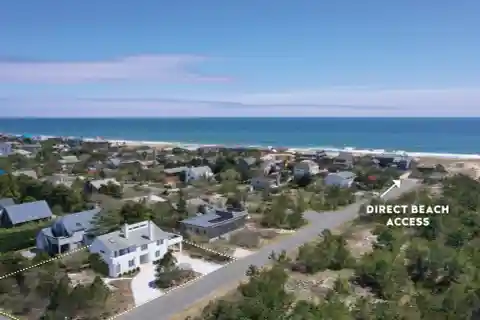 Wonderfully Decorated Contemporary Home