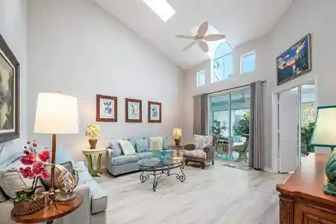 Amazing Value in the Heart of Naples