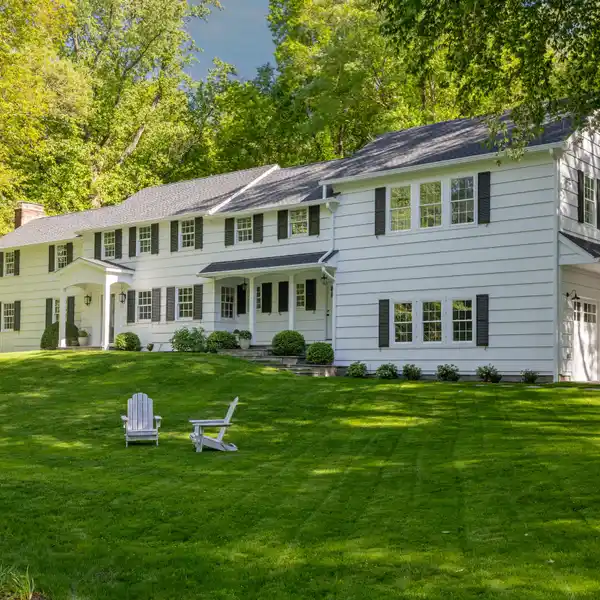 MODERN ELEGANCE MEETS TIMELESS CHARM