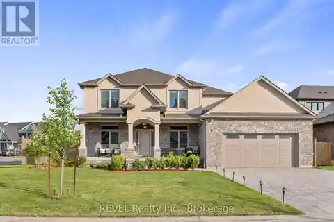 Executive Home in Prestigious Fernwood Estates