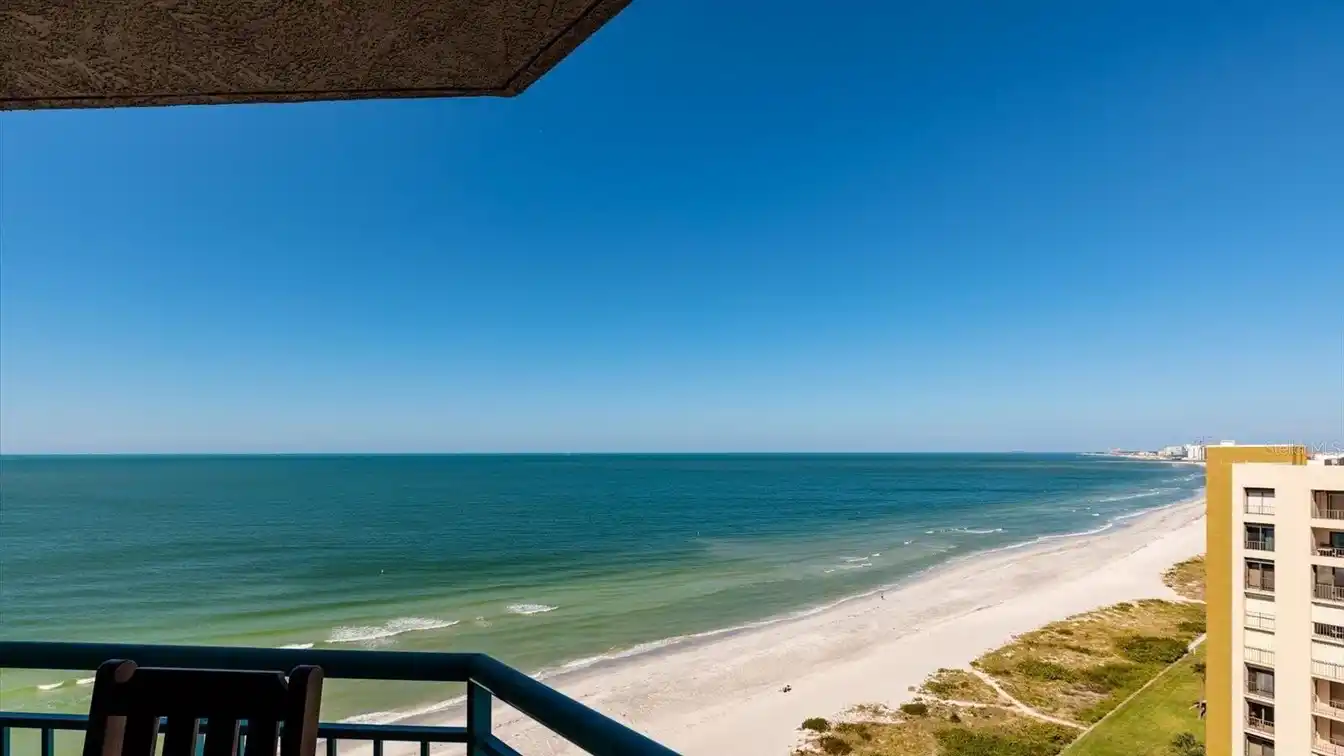 Lovely Coastal Condo in the Ultimar
