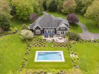 An Idyllic Indoor-outdoor Lifestyle