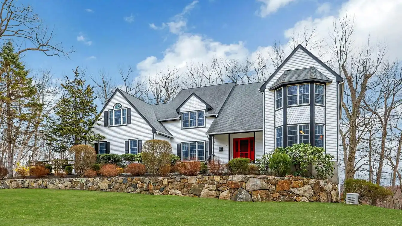 Classic Colonial on 4.41 Acres