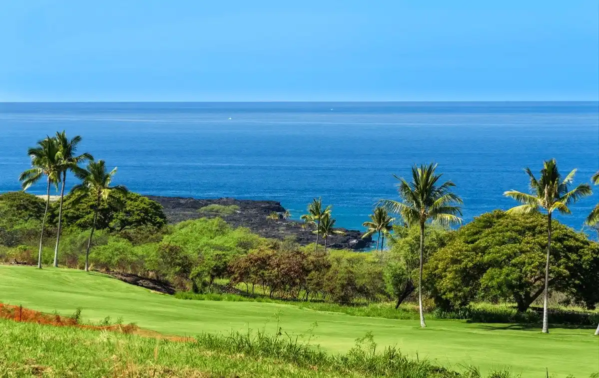 Beautiful Land Plot in a Luxury Hawaiian Coastal Community