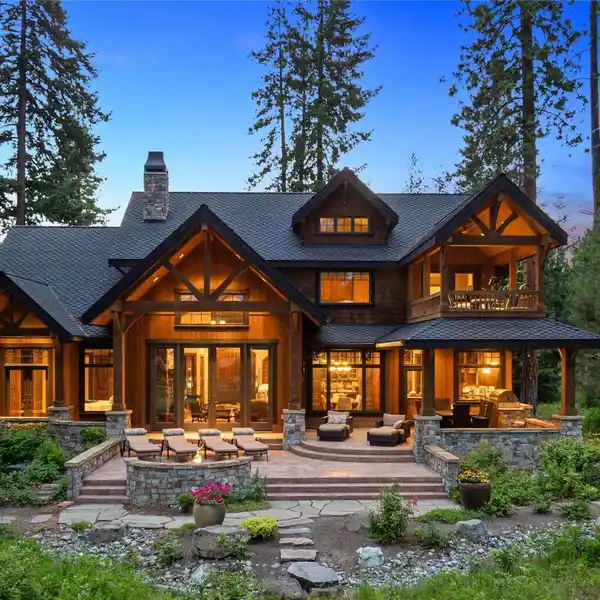 ELEVATED MOUNTAIN LIVING WITH MAGNIFICENT VIEWS