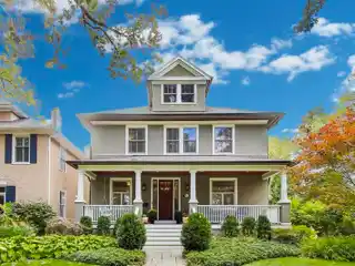 East Wilmette Manor with Expansive Entertainer’s Grounds