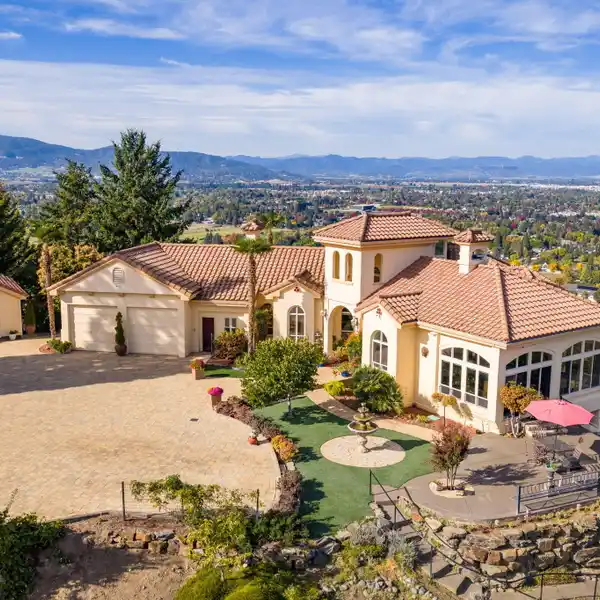 AMAZING NORTHWEST SANTA FE STYLE HOME