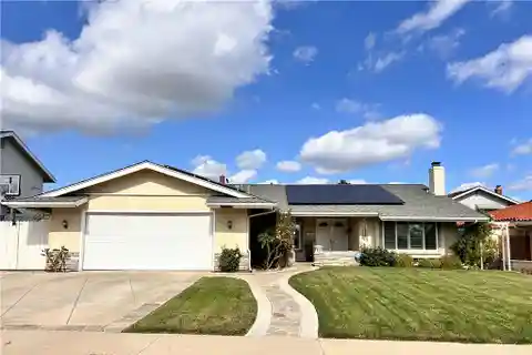 Stylish, Sustainable Home with Private Jacuzzi