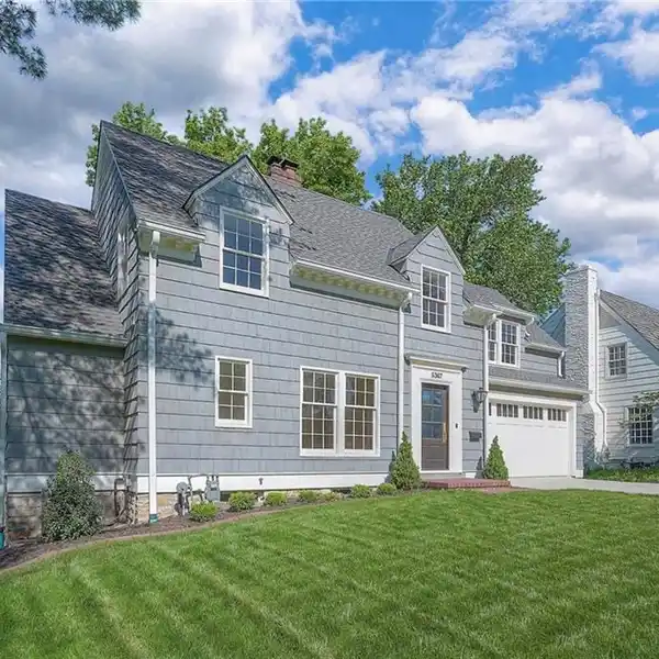 EXTENSIVELY UPDATED HOME BACKING TO MISSION HILLS COUNTRY CLUB GOLF COURSE