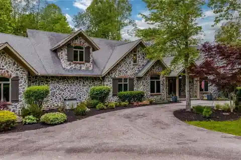 Mountain Modern Masterpiece on Private 3+ Acres