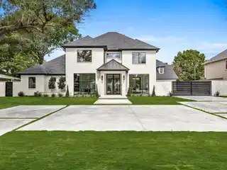 Exquisite Transitional Modern Residence in Melshire Estates