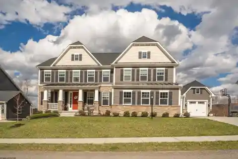 Exquisite Home in an Amazing Setting