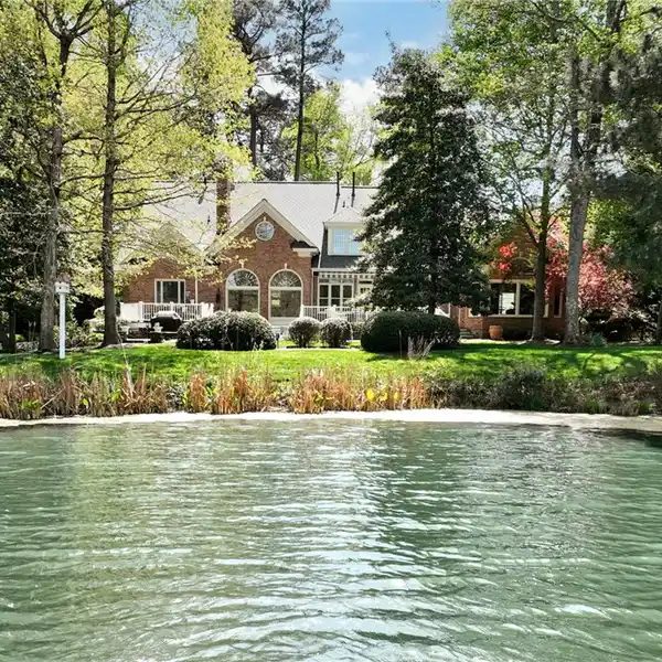 EXCEPTIONAL WATERFRONT LIVING IN GOVERNOR'S LAND AT TWO RIVERS