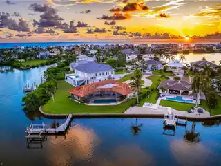 Beautiful Coastal Contemporary Estate