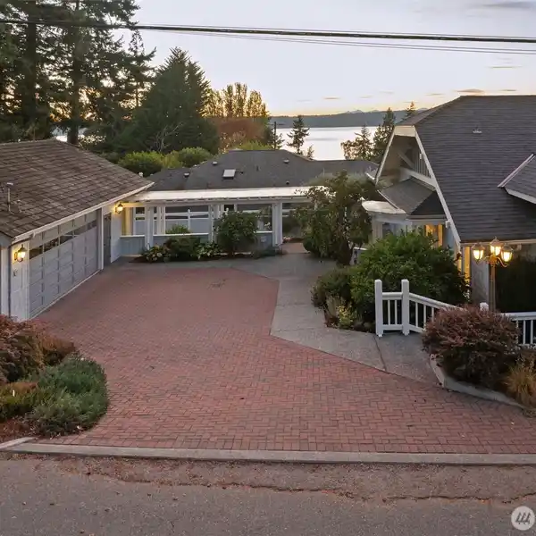 STUNNING THREE TREE POINT HOME WITH PUGET SOUND & OLYMPIC MOUNTAIN VIEWS