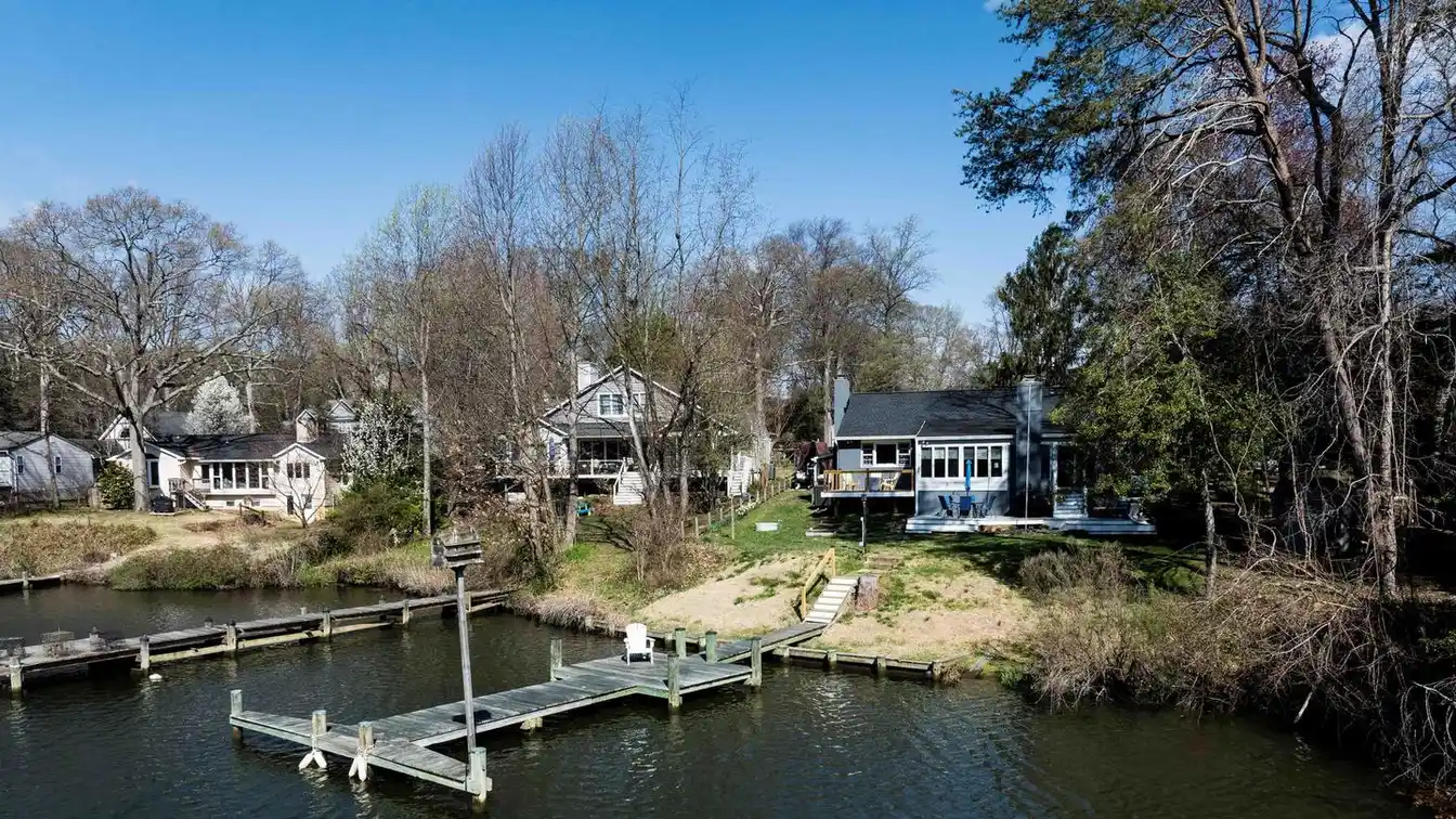 Charming Waterfront Rancher