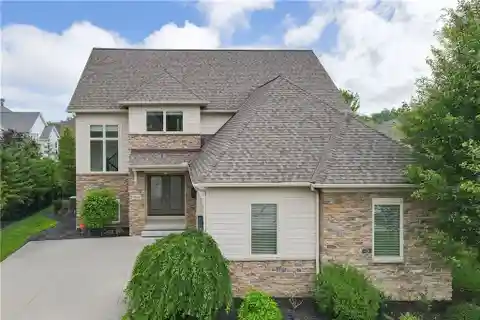 Bright Lofty Home with Magnificent Amenities