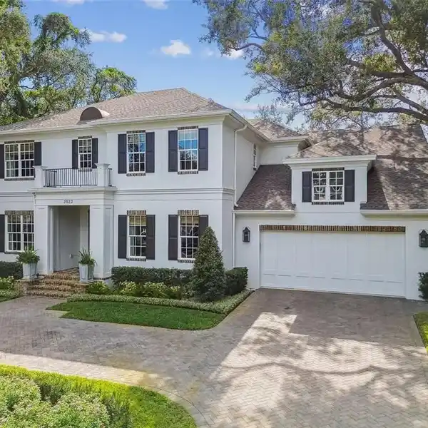 ELEGANT BAYFAIR HOME OVERLOOKING PRIVATE POND