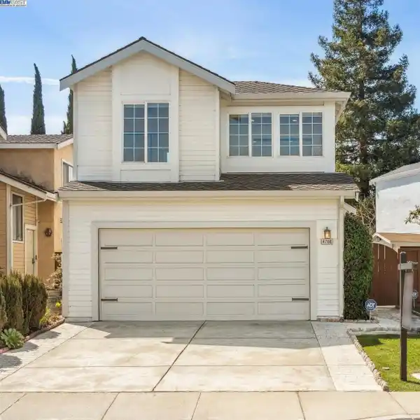 FULLY UPGRADED GEM ON AN EXPANSIVE LOT