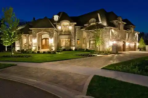 Beautiful And prestigious Green Acres Neighborhood