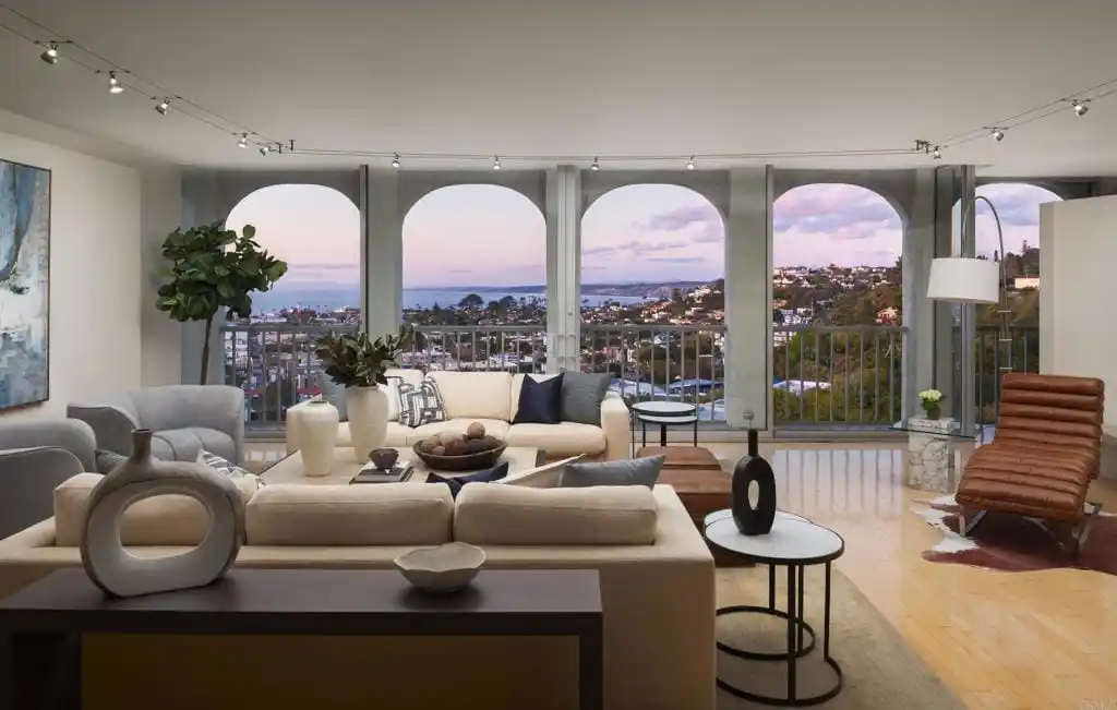 Incredibly Rare Double-unit Corner Location in a Premier High-rise