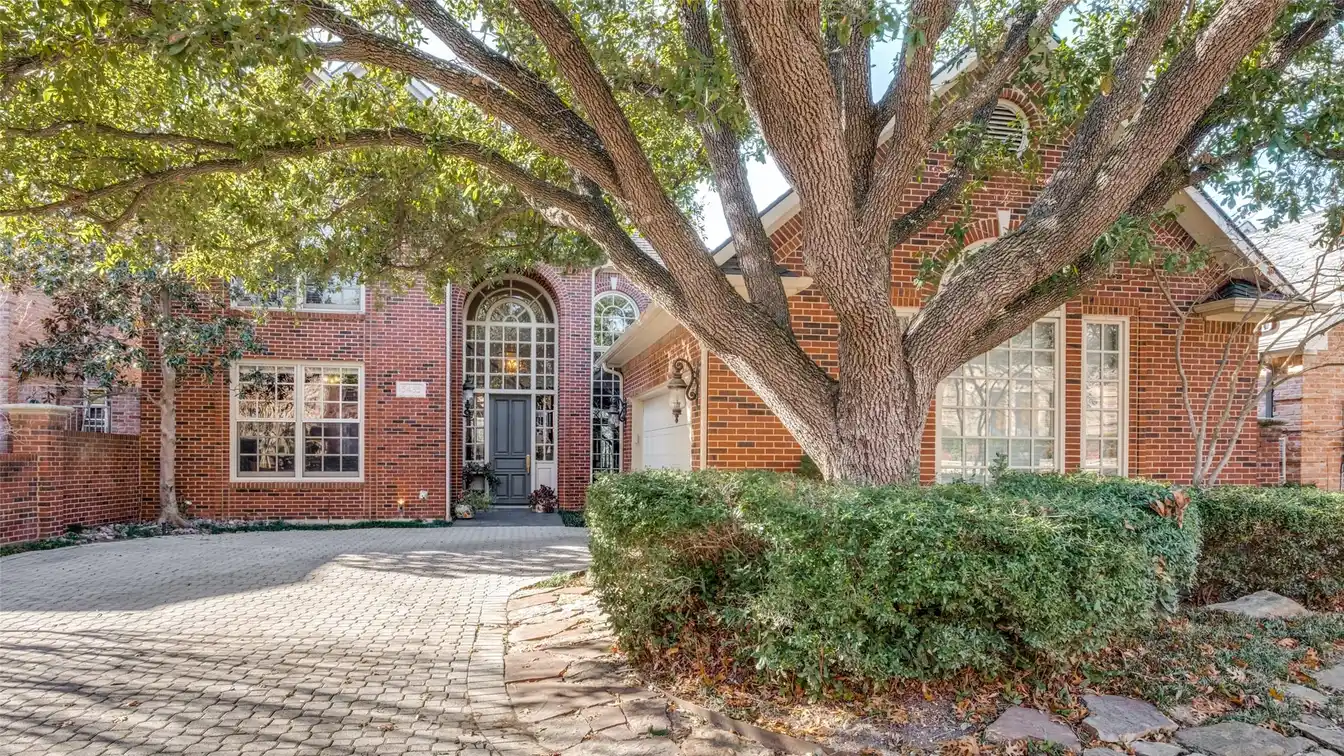 Warm Two-story Traditional Home